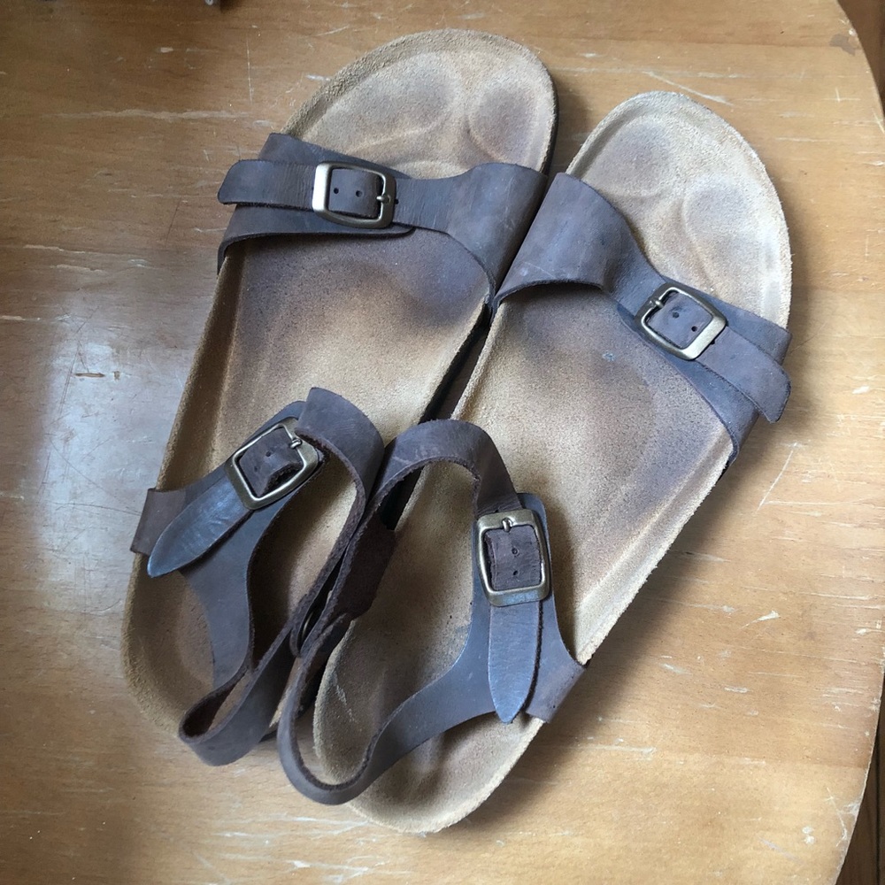 Leather sandals made in Italy.